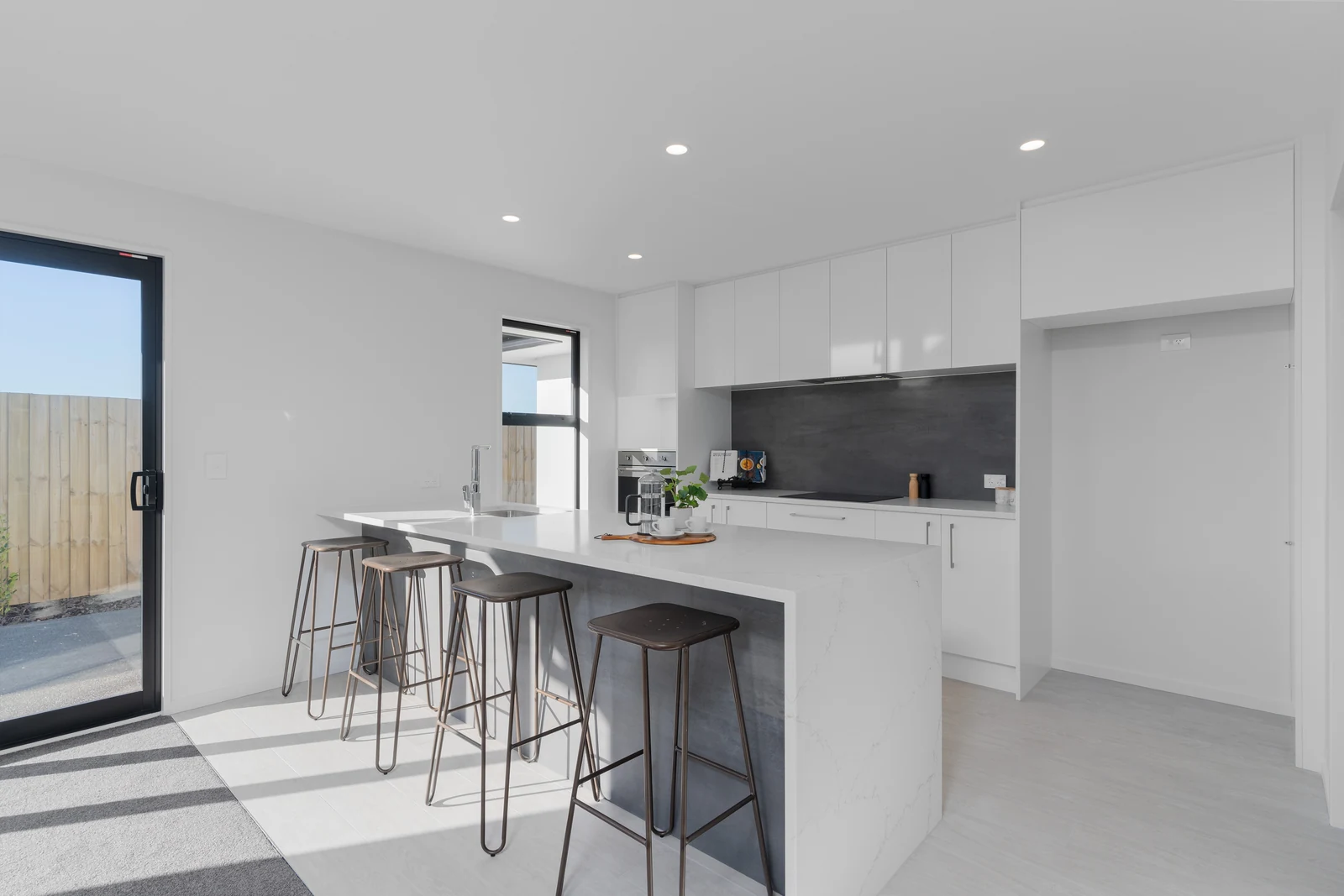Cielo Zero Silica Quartz shown in a kitchen application