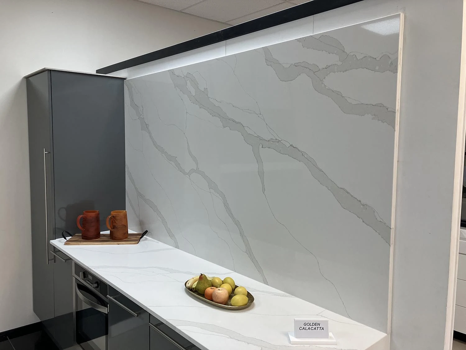 Golden Calacatta zero silica quartz — application 4