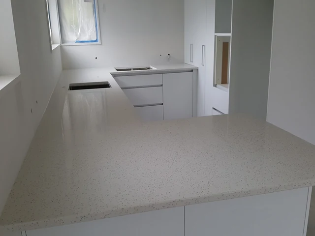 Santorini zero silica quartz — application 2